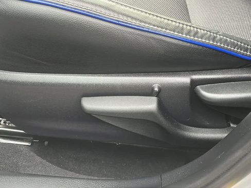 Used 2017 Toyota Corolla SE image 19