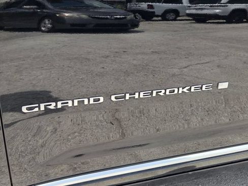 Certified 2023 Jeep Grand Cherokee Summit w/ Luxury Tech Group V AWD/4WD image 14