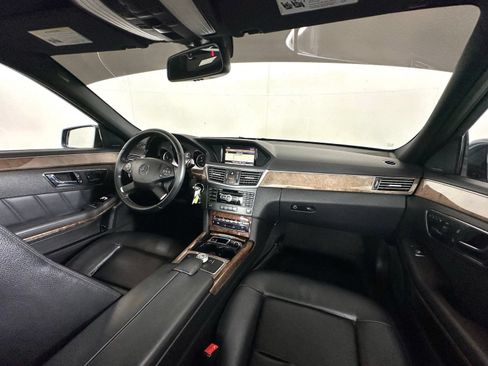 Used 2011 Mercedes-Benz E 350 4MATIC Sedan image 2
