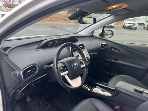 Used 2016 Toyota Prius Three Touring image 30