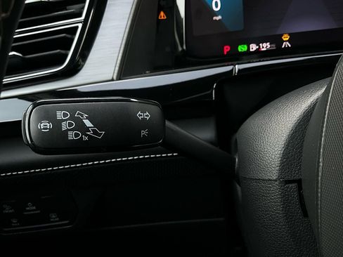 Used 2025 Volkswagen Atlas Cross Sport SE image 38