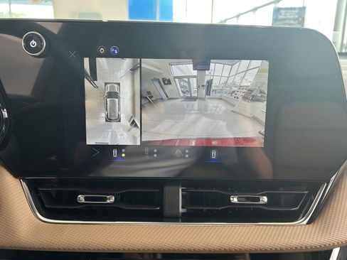 New 2026 Chevrolet Equinox ACTIV w/ Convenience Package III image 11