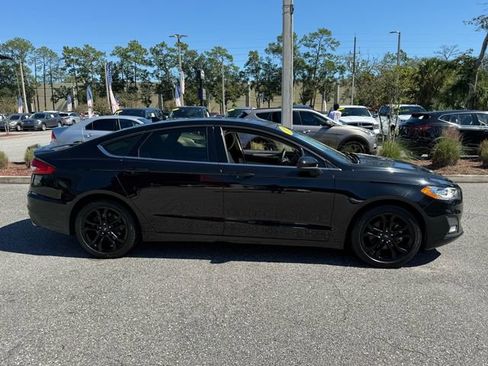 Used 2019 Ford Fusion SE w/ Equipment Group 151A image 16