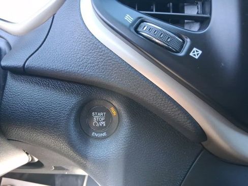 Used 2016 Jeep Cherokee Limited AWD/4WD image 20