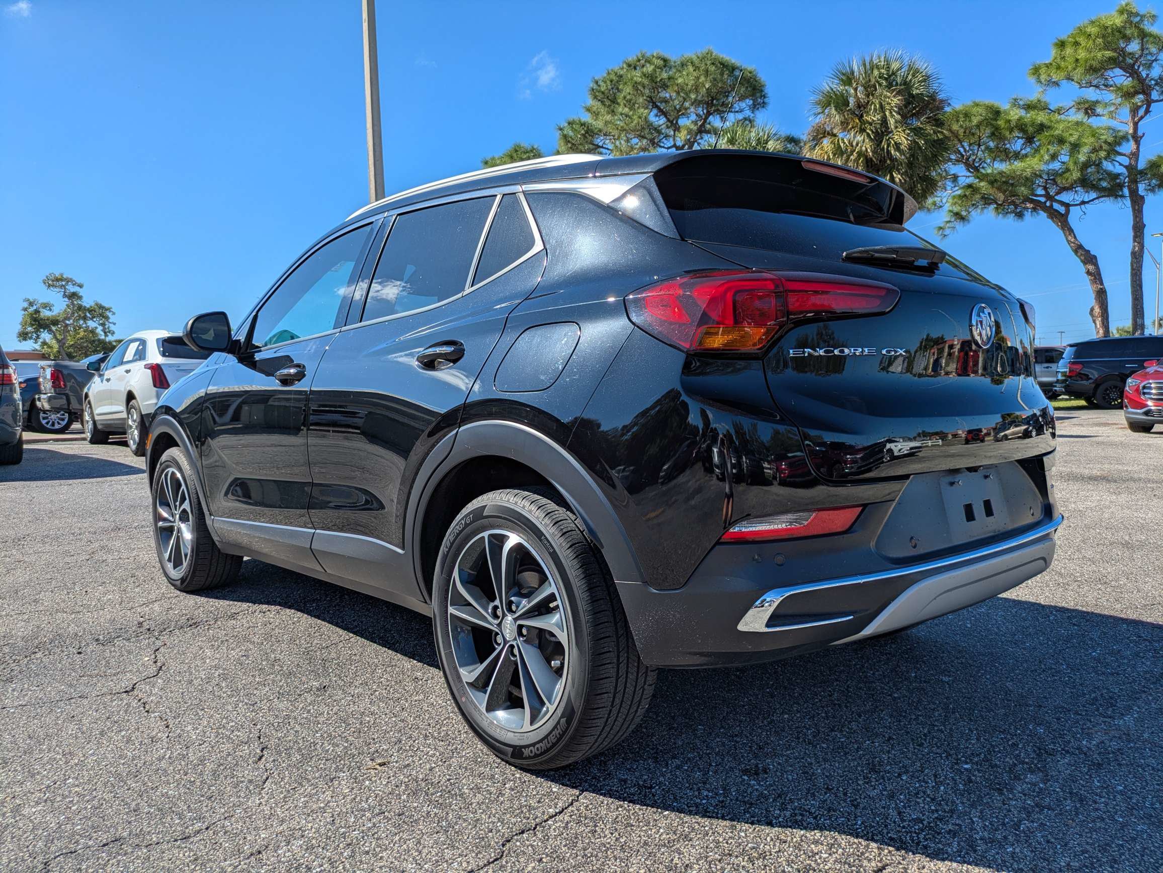 Used 2023 Buick Encore GX Essence w/ Advanced Technology Package FWD image 6