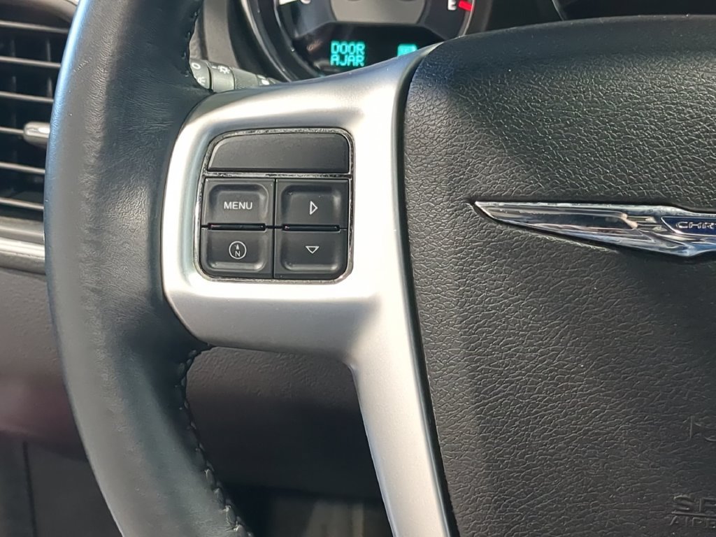 Used 2014 Chrysler 200 Limited FWD image 27