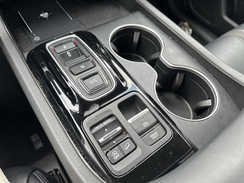 Used 2025 Honda Pilot Touring image 37