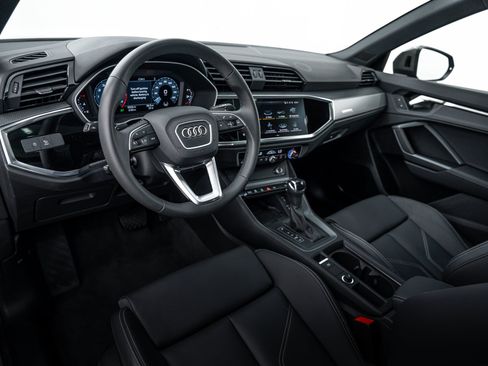 Certified 2025 Audi Q3 2.0T Premium w/ Convenience Package AWD/4WD image 10