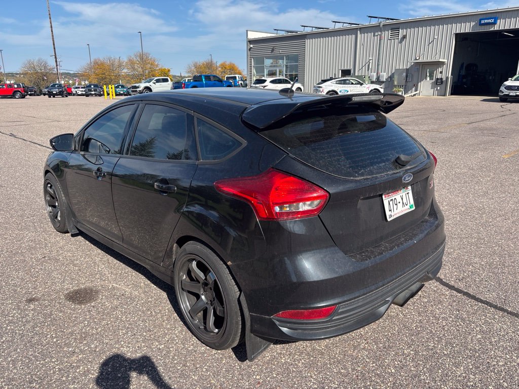 Used 2015 Ford Focus ST w/ Equipment Group 401A FWD image 2