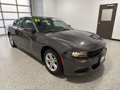 Used 2021 Dodge Charger SXT w/ Leather Interior Group image 3