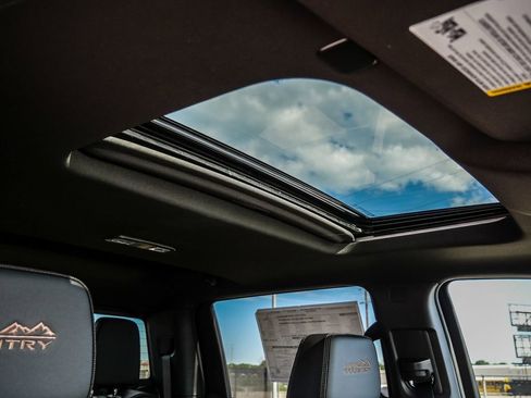 New 2026 Chevrolet Silverado 1500 High Country AWD/4WD image 23