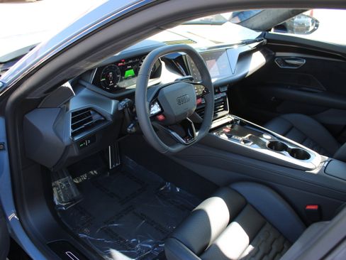 New 2026 Audi RS e-tron GT performance image 17