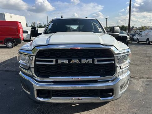 Used 2024 RAM 2500 Tradesman w/ Chrome Appearance Group image 3