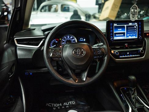 Used 2022 Toyota Corolla LE image 15