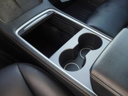 Used 2022 Tesla Model 3 image 11