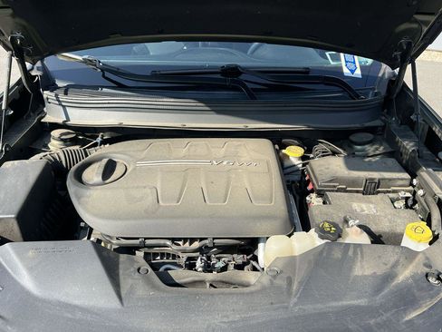 Used 2019 Jeep Cherokee Limited image 29