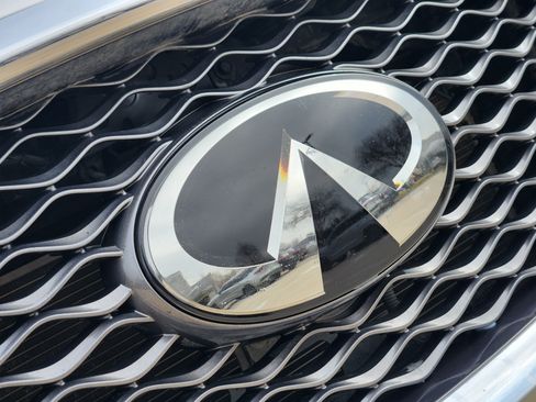 Used 2019 INFINITI QX50 Luxe w/ Navigation Package image 12