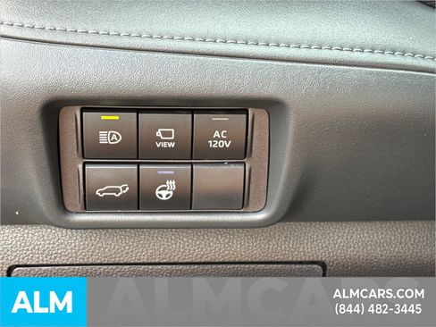 Used 2024 Toyota Highlander Limited image 40