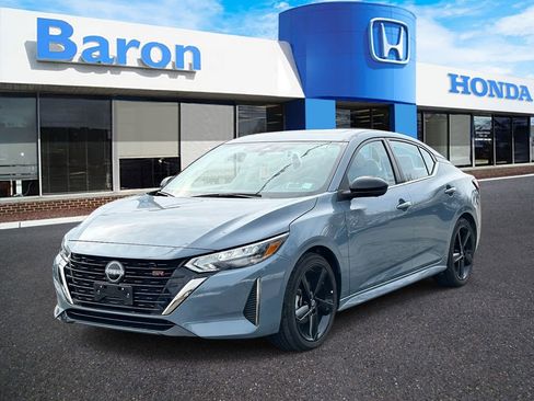 Used 2024 Nissan Sentra SR w/ SR Premium Package FWD image 2