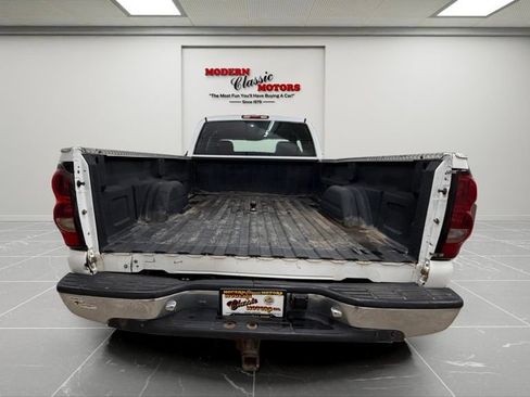 Used 2005 Chevrolet Silverado 2500 LS w/ Heavy-Duty Power Package AWD/4WD image 6