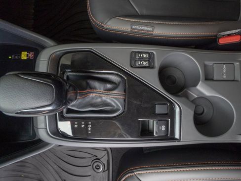 Certified 2025 Subaru Crosstrek 2.5i Limited w/ Popular Package #4A image 10