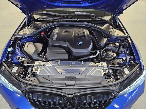 Certified 2025 BMW 330i xDrive Sedan w/ M Sport Package AWD/4WD image 9