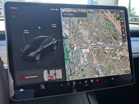 Used 2024 Tesla Model Y Long Range image 19