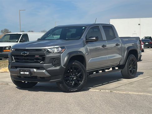 Used 2024 Chevrolet Colorado Trail Boss w/ Technology Package image 1