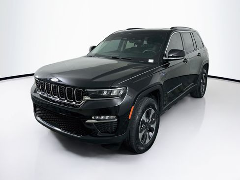 Used 2022 Jeep Grand Cherokee Limited 4xe w/ Luxury Tech Group II AWD/4WD image 3