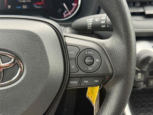 Certified 2025 Toyota RAV4 LE FWD image 22