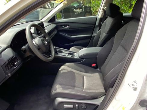 Used 2025 Honda Accord SE image 11