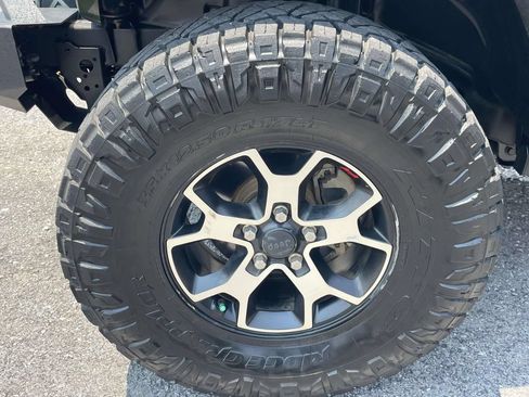 Used 2021 Jeep Wrangler Unlimited Rubicon AWD/4WD image 7