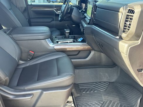 Certified 2025 Chevrolet Silverado 1500 RST AWD/4WD image 15