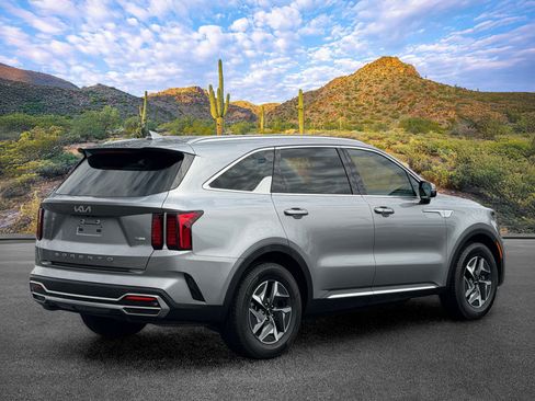 Used 2022 Kia Sorento S FWD image 4