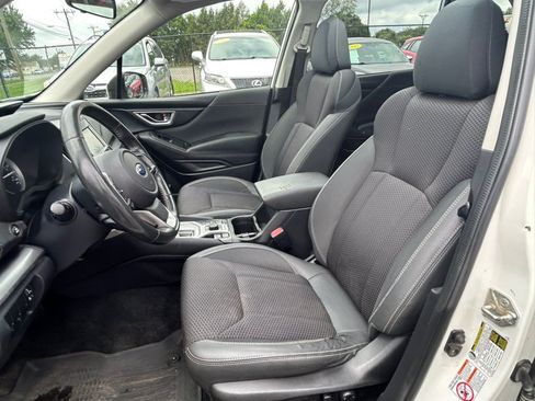 Used 2019 Subaru Forester Premium AWD/4WD image 10