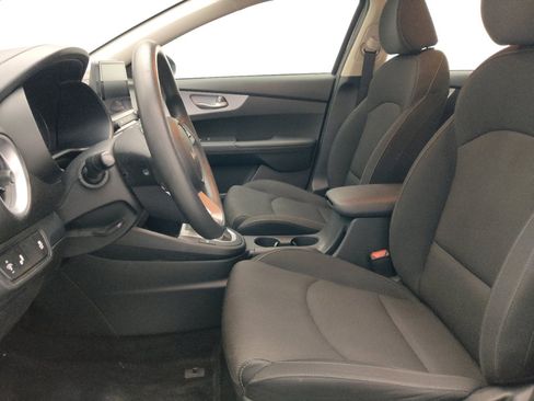 Used 2024 Kia Forte LXS w/ LXS Technology Package FWD image 17