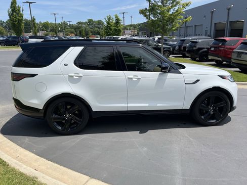 Certified 2023 Land Rover Discovery Metropolitan Edition AWD/4WD image 9