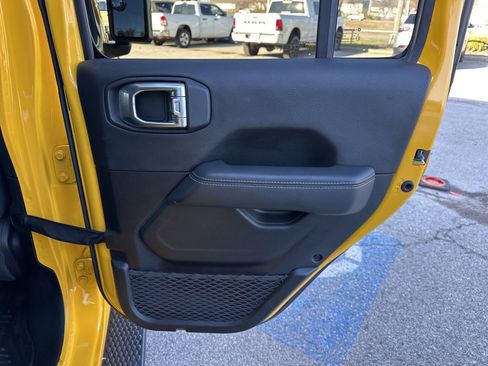 Used 2021 Jeep Wrangler Unlimited Sahara image 48