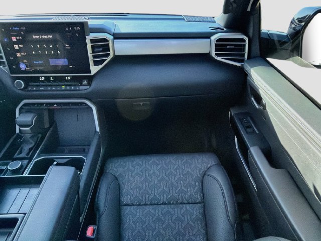 Used 2025 Toyota Tundra Limited AWD/4WD image 17