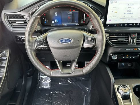 Used 2023 Ford Escape ST-Line w/ Tech Pack #1 AWD/4WD image 18