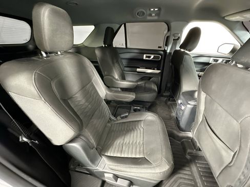 Used 2021 Ford Explorer XLT RWD image 27