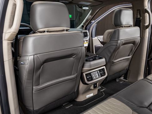 Used 2026 Ford F350 Platinum image 33