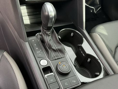 Used 2023 Volkswagen Atlas SEL Premium image 20