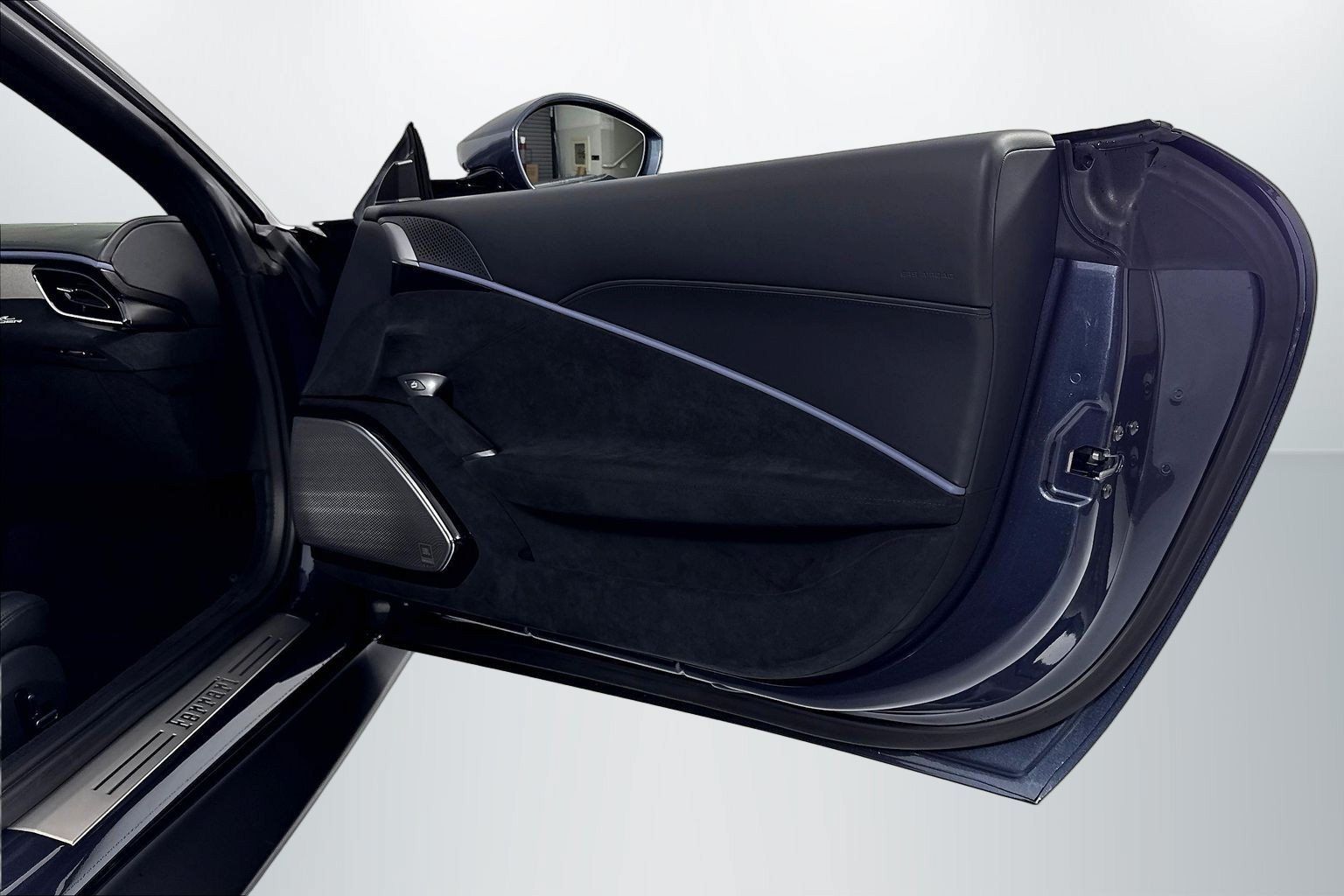 Used 2024 Ferrari Roma Spider RWD image 25