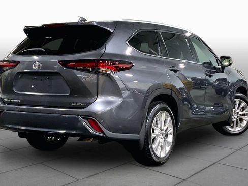 Used 2025 Toyota Highlander Limited AWD/4WD image 13