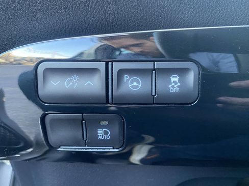 Used 2022 Toyota Prius LE image 35