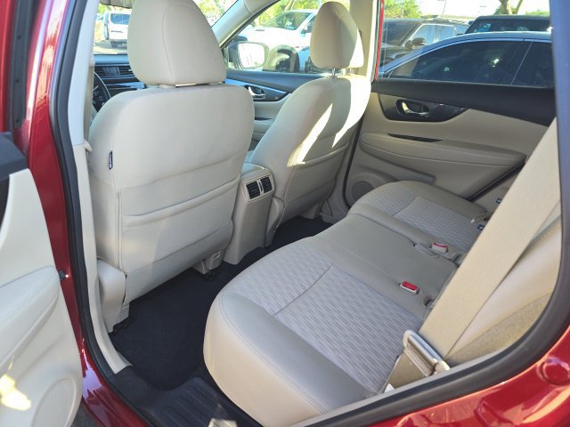 Used 2020 Nissan Rogue SV FWD image 3