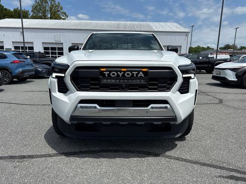 Used 2024 Toyota Tacoma Limited w/ Limited Package (LT) AWD/4WD image 8