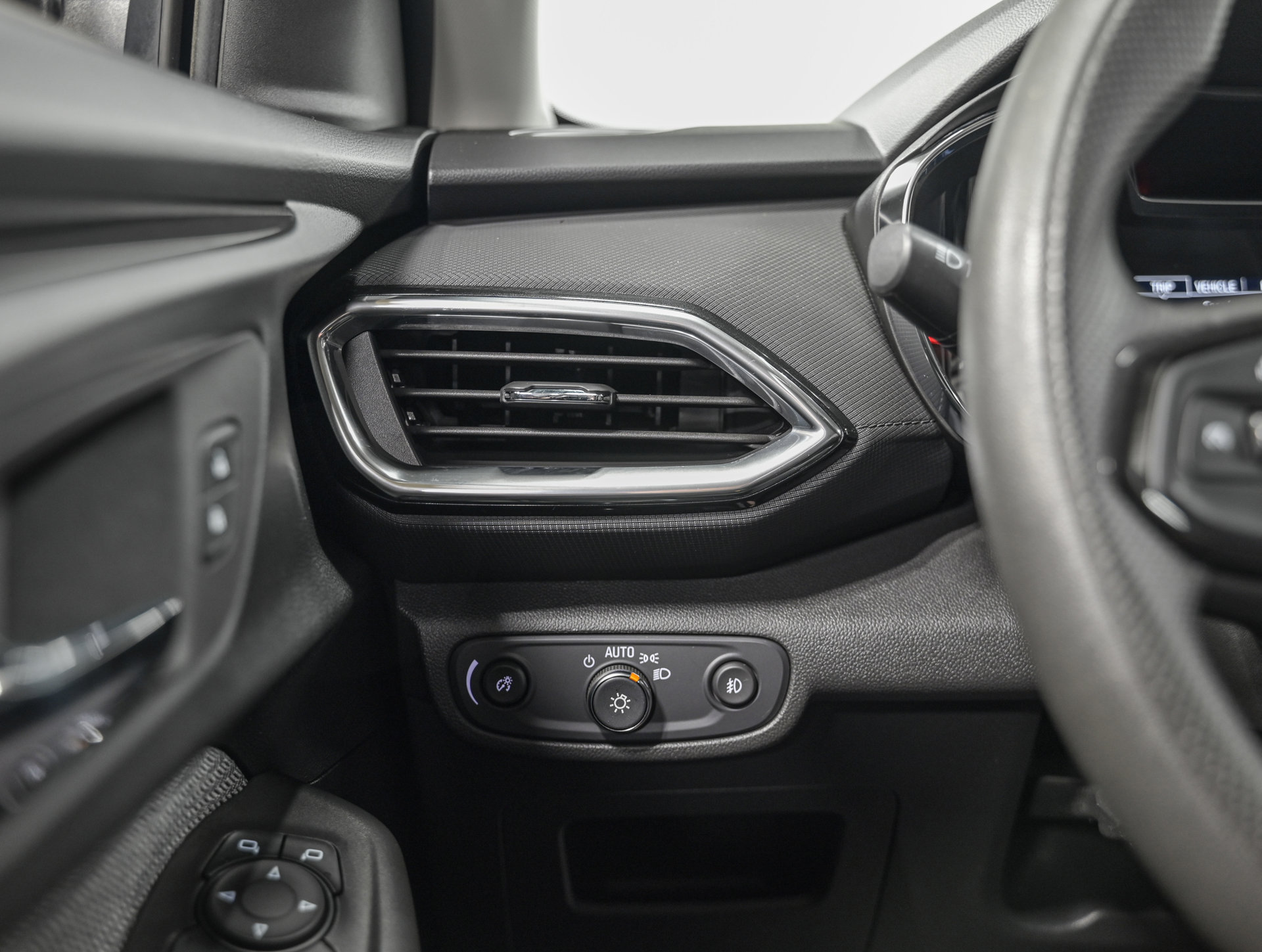 Used 2022 Chevrolet TrailBlazer LT w/ Convenience Package AWD/4WD image 20