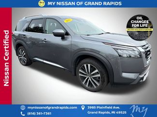 Used 2025 Nissan Pathfinder Platinum AWD/4WD 360° Tour